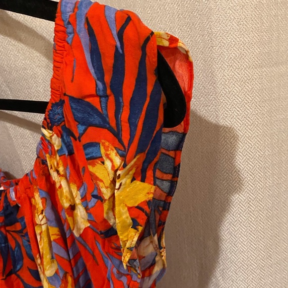 Flowy Floral Off-the-shoulder Top - Picture 3 of 3